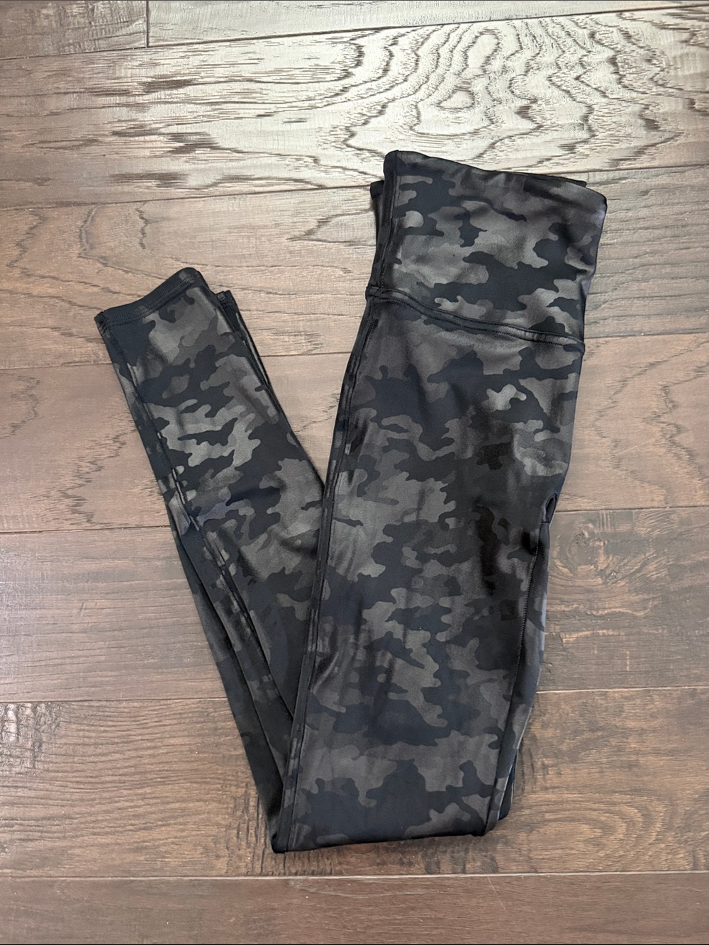 SPANX Women’s Black Camo Leggings Size Medium 26” Inseam